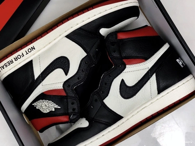Kicked Out Shoe Store For OG Not NRG Resale Jordan Red Retro High Varsity 861428-106 1 Air 0806